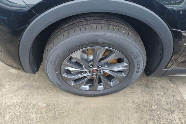 Used Hongqi HS5 2026 Model 2.0T Two-Wheel Drive Qi Xiang Pro Edition Left Front Wheel Hub