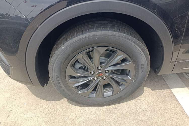 Used Hongqi HS5 2026 Model 2.0T Two-Wheel Drive Qi Xiang Pro Edition Left Front Wheel Hub