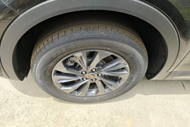Used Hongqi HS5 2026 Model 2.0T Two-Wheel Drive Qi Xiang Pro Edition Left Front Wheel Hub