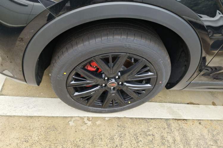Used Hongqi HS5 2026 Model 2.0T Two-Wheel Drive Xuan Ying Edition Left Front Wheel Hub