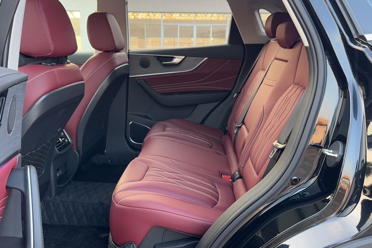 Used Hongqi HS5 2026 Model 2.0T Two-Wheel Drive Qi Xiang Pro Edition Left Rear Seat