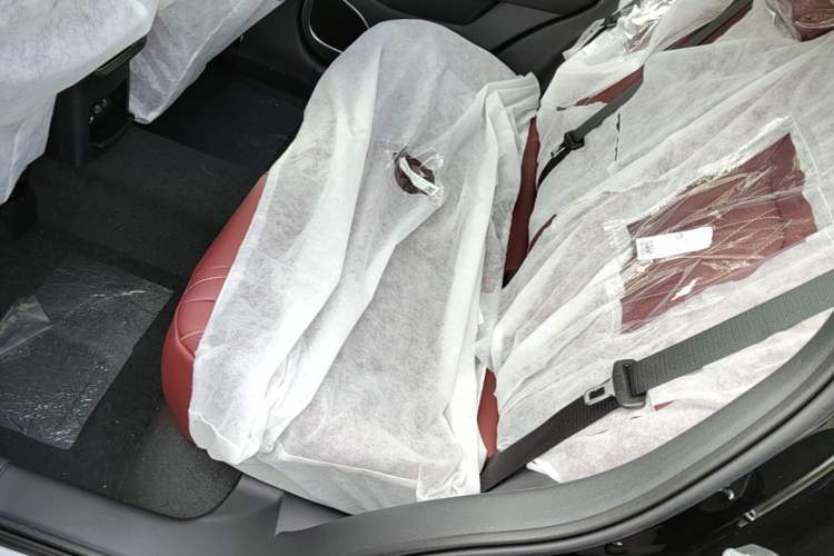 Used Hongqi HS5 2026 Model 2.0T Two-Wheel Drive Qi Xiang Pro Edition Left Rear Seat