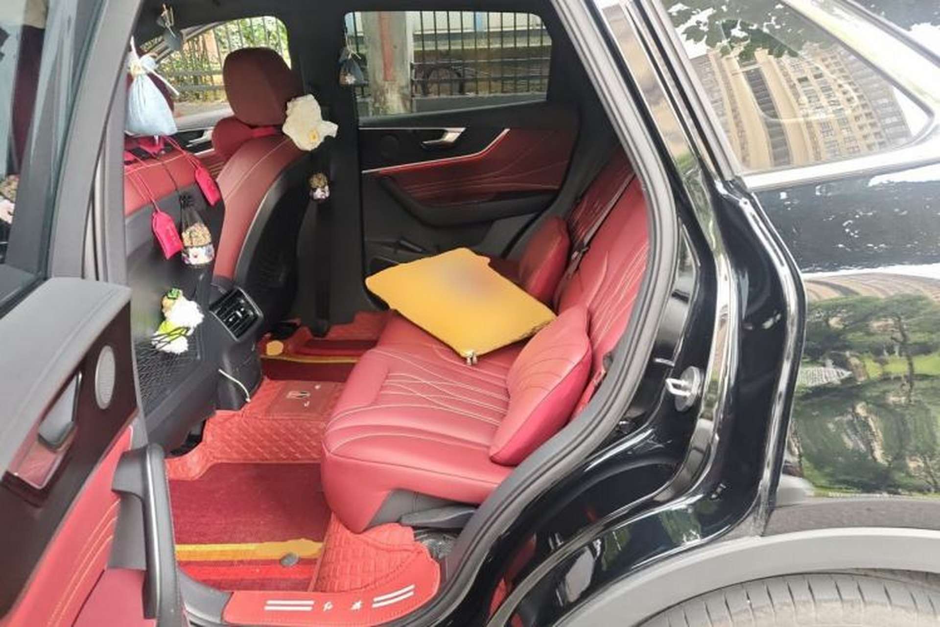 Used Hongqi HS5 2026 Model 2.0T Two-Wheel Drive Xuan Ying Edition Left Rear Seat