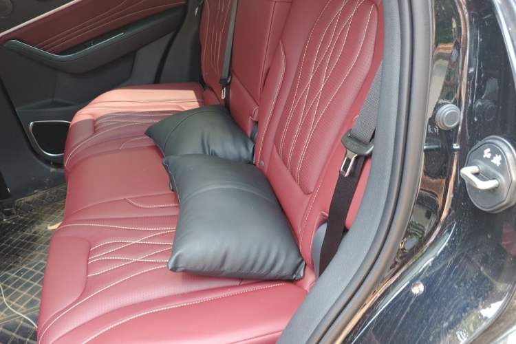 Used Hongqi HS5 2026 Model 2.0T Two-Wheel Drive Xuan Ying Edition Left Rear Seat