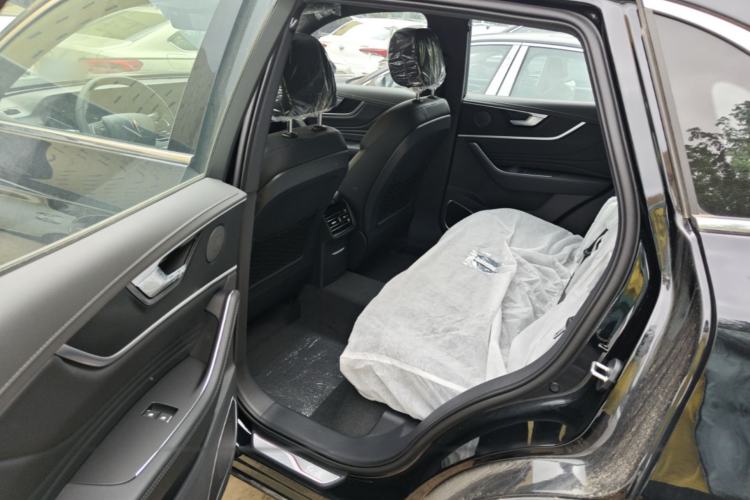 Used Hongqi HS5 2026 Model 2.0T Two-Wheel Drive Xuan Ying Edition Left Rear Seat