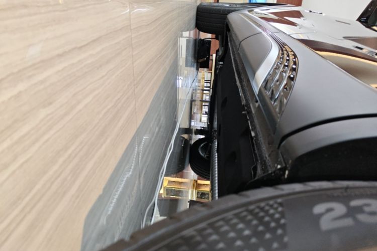 Used Hongqi HS5 2026 Model 2.0T Two-Wheel Drive Qi Xiang Pro Edition Left Side Sill