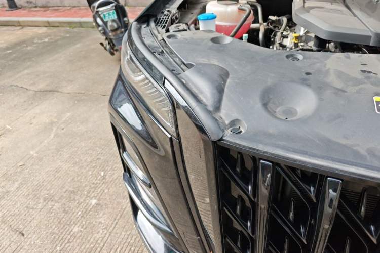 Used Hongqi HS5 2026 Model 2.0T Two-Wheel Drive Xuan Ying Edition Right Front Headlight