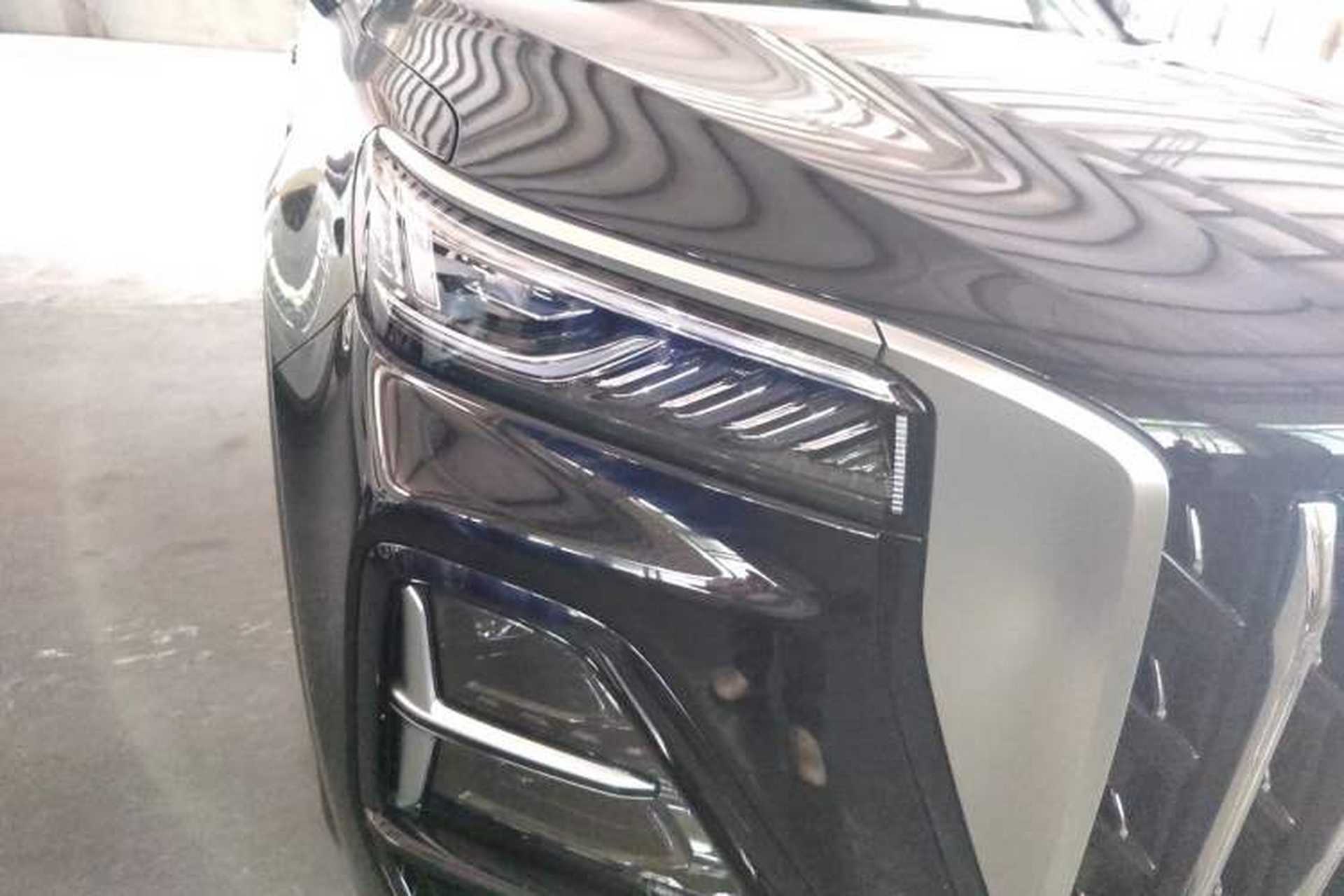 Used Hongqi HS5 2026 Model 2.0T Four-Wheel Drive Qi Xiang Pro Edition Right Front Headlight