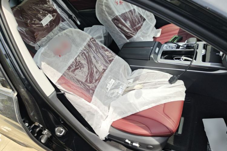 Used Hongqi HS5 2026 Model 2.0T Two-Wheel Drive Qi Xiang Pro Edition Right Front Seat