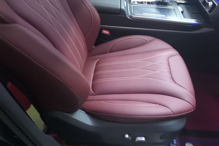 Used Hongqi HS5 2026 Model 2.0T Two-Wheel Drive Xuan Ying Edition Right Front Seat