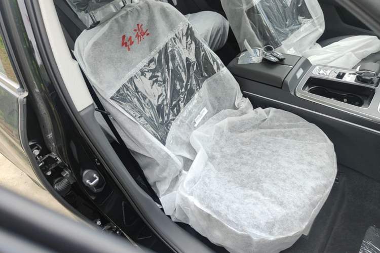 Used Hongqi HS5 2026 Model 2.0T Two-Wheel Drive Qi Xiang Pro Edition Right Front Seat