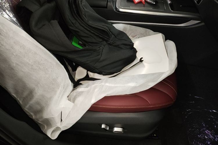 Used Hongqi HS5 2026 Model 2.0T Two-Wheel Drive Qi Yun Pro Edition Right Front Seat