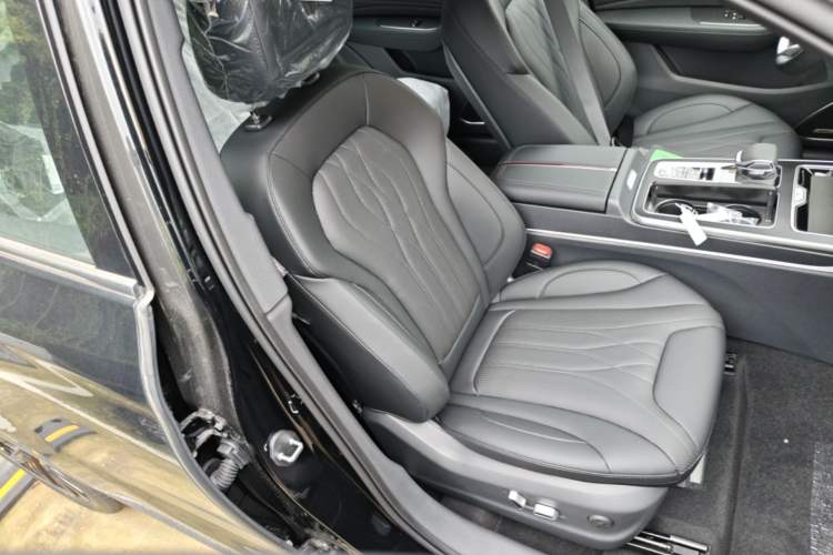 Used Hongqi HS5 2026 Model 2.0T Two-Wheel Drive Xuan Ying Edition Right Front Seat