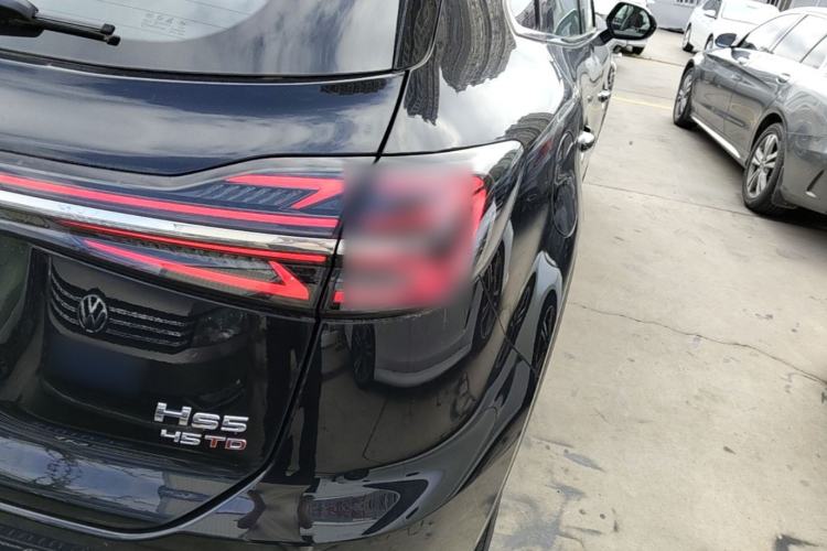 Used Hongqi HS5 2026 Model 2.0T Two-Wheel Drive Qi Xiang Pro Edition Right Rear Taillight