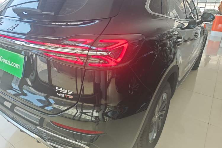 Used Hongqi HS5 2026 Model 2.0T Two-Wheel Drive Qi Yun Pro Edition Right Rear Taillight