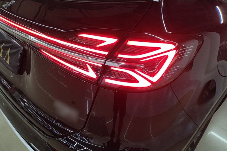 Used Hongqi HS5 2026 Model 2.0T Two-Wheel Drive Qi Yun Pro Edition Right Rear Taillight