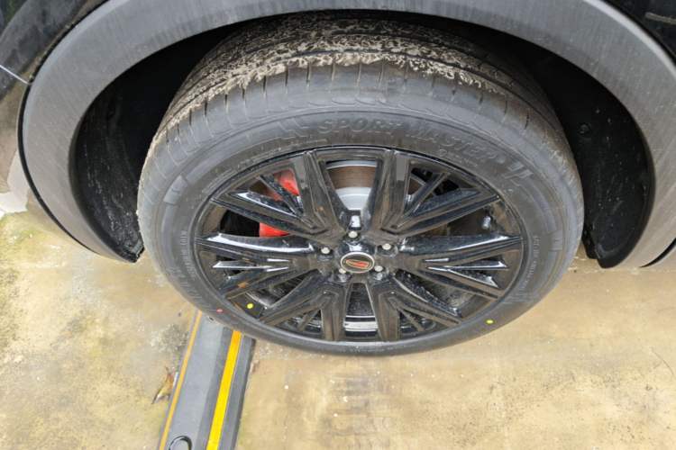 Used Hongqi HS5 2026 Model 2.0T Two-Wheel Drive Xuan Ying Edition Right Rear Wheel Hub
