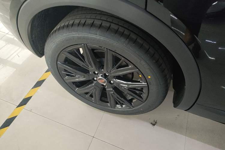 Used Hongqi HS5 2026 Model 2.0T Two-Wheel Drive Qi Yun Pro Edition Right Rear Wheel Hub