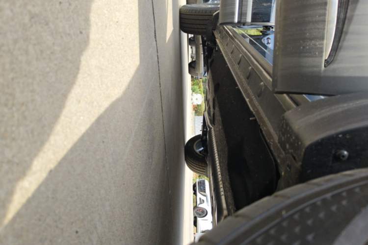 Used Hongqi HS5 2026 Model 2.0T Two-Wheel Drive Qi Xiang Pro Edition Right Side Sill