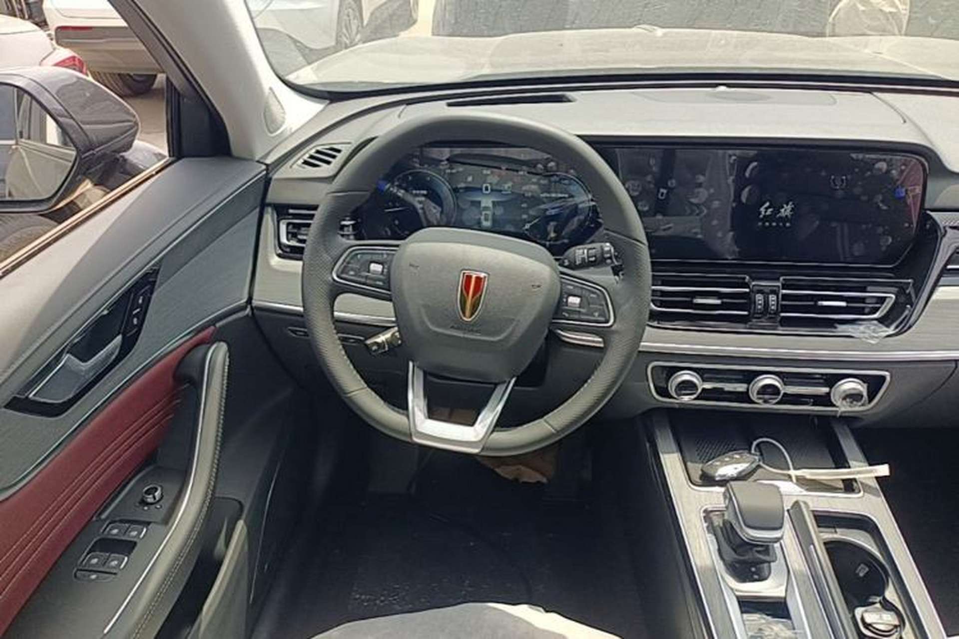 Used Hongqi HS5 2026 Model 2.0T Two-Wheel Drive Qi Xiang Pro Edition Steering Wheel