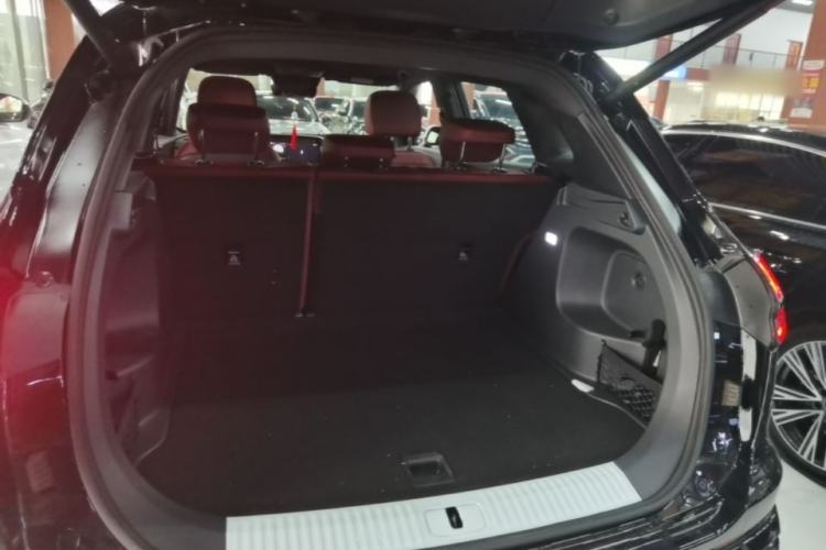 Used Hongqi HS5 2026 Model 2.0T Two-Wheel Drive Xuan Ying Edition Trunk