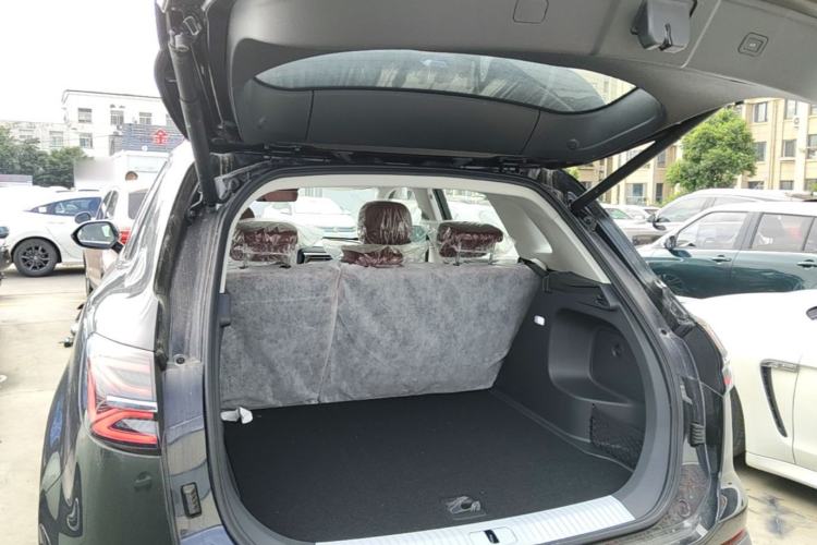 Used Hongqi HS5 2026 Model 2.0T Two-Wheel Drive Qi Xiang Pro Edition Trunk