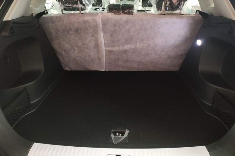 Used Hongqi HS5 2026 Model 2.0T Two-Wheel Drive Qi Yun Pro Edition Trunk