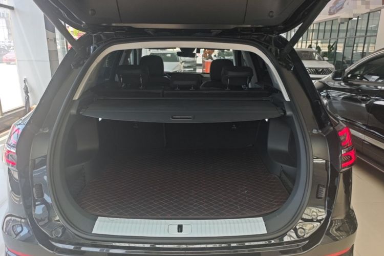 Used Hongqi HS5 2026 Model 2.0T Two-Wheel Drive Qi Yun Pro Edition Trunk