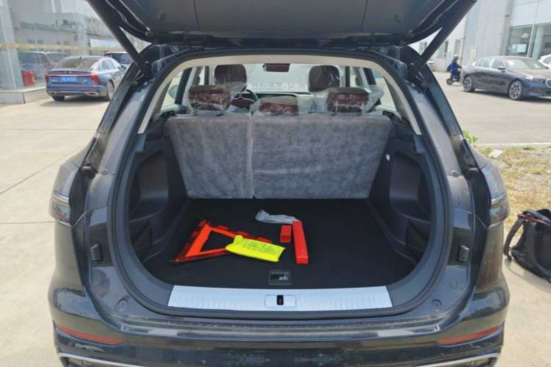 Used Hongqi HS5 2026 Model 2.0T Two-Wheel Drive Qi Xiang Pro Edition Trunk