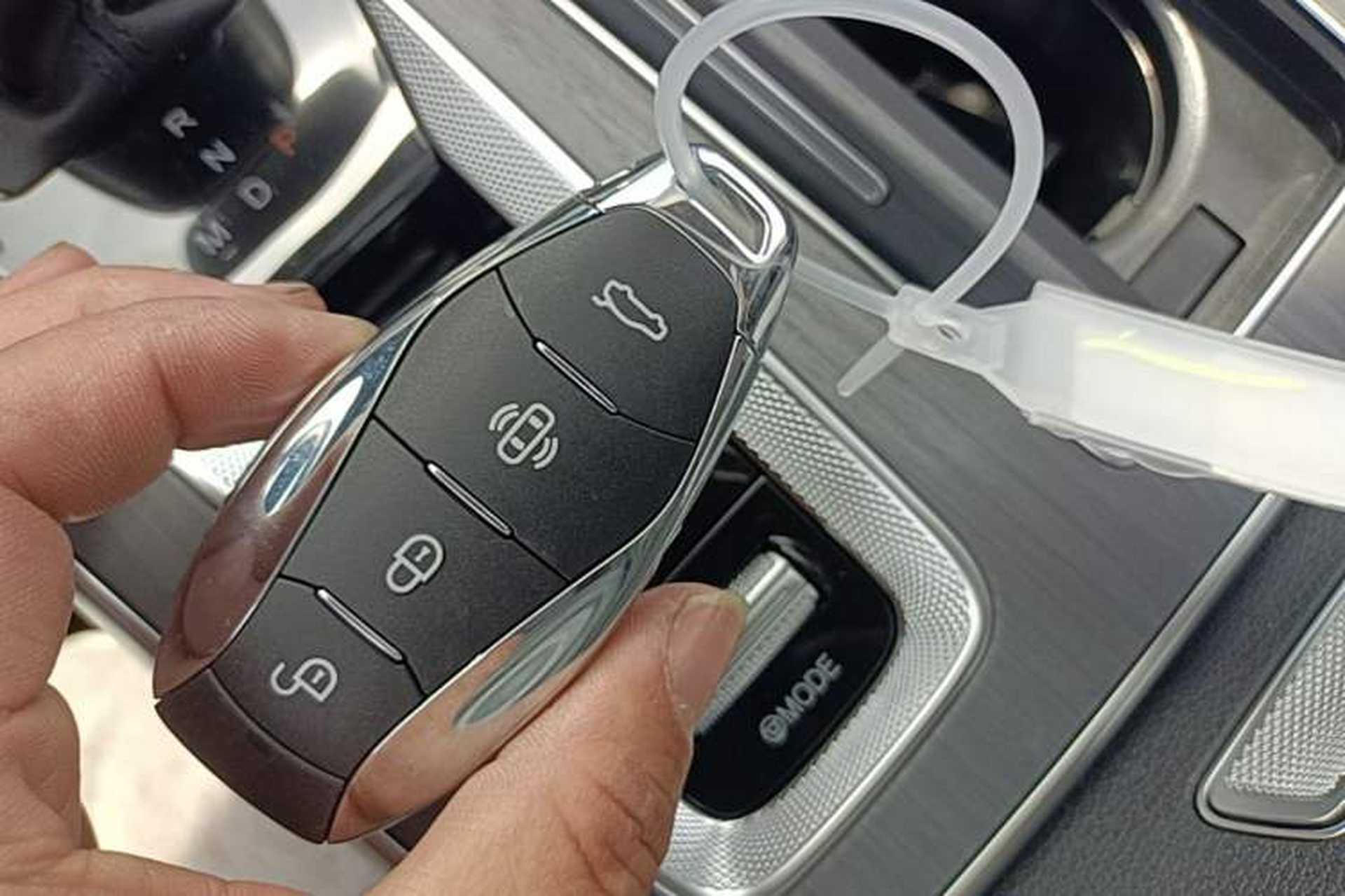 Used Hongqi HS5 2026 Model 2.0T Two-Wheel Drive Qi Xiang Pro Edition Vehicle Key