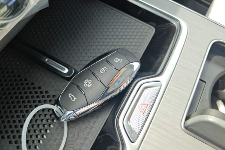 Used Hongqi HS5 2026 Model 2.0T Two-Wheel Drive Qi Xiang Pro Edition Vehicle Key
