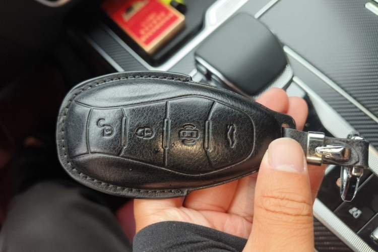 Used Hongqi HS5 2026 Model 2.0T Two-Wheel Drive Xuan Ying Edition Vehicle Key