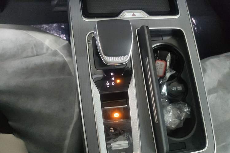 Used Hongqi HS5 2026 Model 2.0T Two-Wheel Drive Qi Xiang Pro Edition Gear Lever