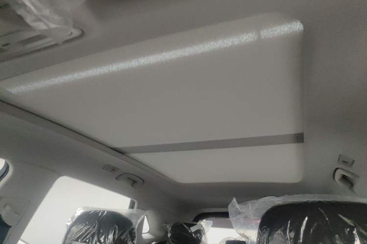 Used Hongqi HS5 2026 Model 2.0T Two-Wheel Drive Qi Xiang Pro Edition Headliner