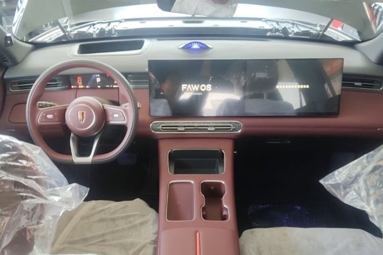Used Hongqi HS6 PHEV 2026 240 Smart Hybrid Version Center Console