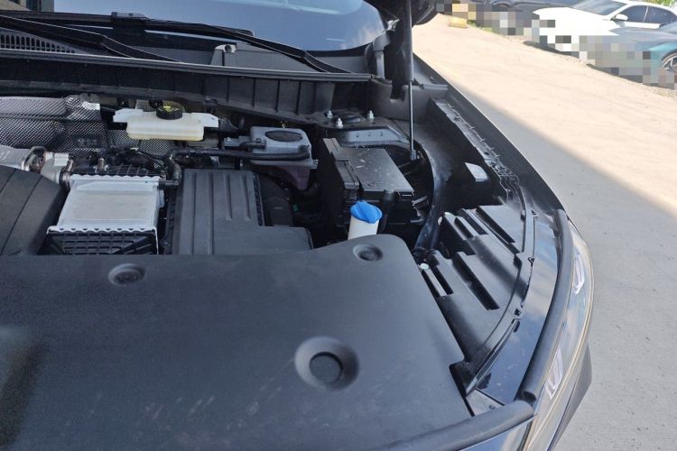 Used Hongqi HS6 PHEV 2026 240 Smart Hybrid Version Engine Bay Left