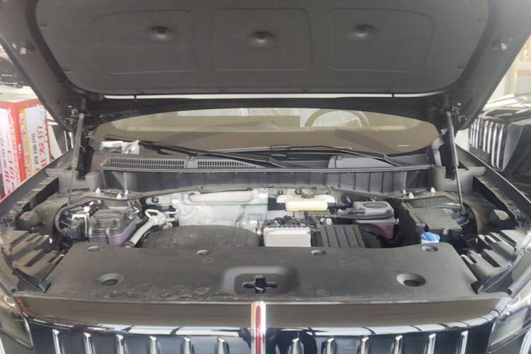 Used Hongqi HS6 PHEV 2026 240 Smart Hybrid Version Engine Bay