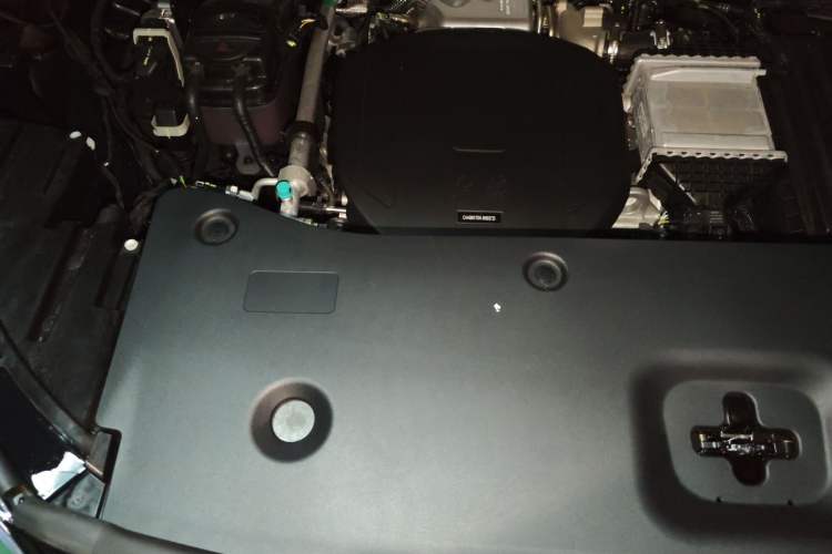 Used Hongqi HS6 PHEV 2026 240 Smart Hybrid Version Engine Bay Right
