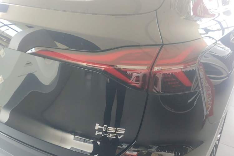 Used Hongqi HS6 PHEV 2026 240 Smart Hybrid Version Exterior 3