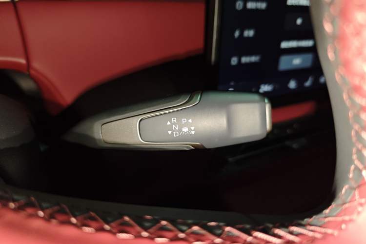 Used Hongqi HS6 PHEV 2026 240 Smart Hybrid Version Gear Lever