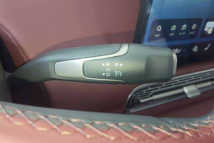 Used Hongqi HS6 PHEV 2026 240 Smart Hybrid Version Gear Lever