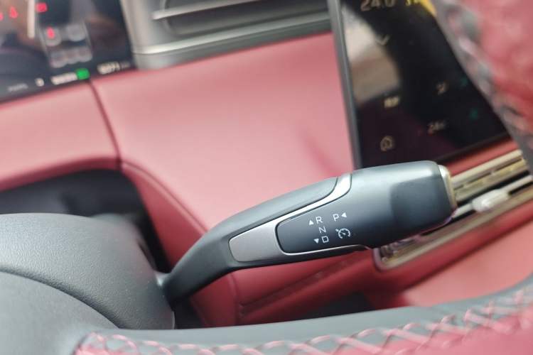 Used Hongqi HS6 PHEV 2026 240 Smart Hybrid Version Gear Lever