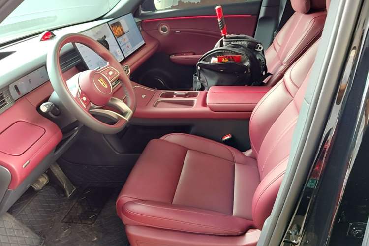 Used Hongqi HS6 PHEV 2026 240 Smart Hybrid Version Left Front Seat