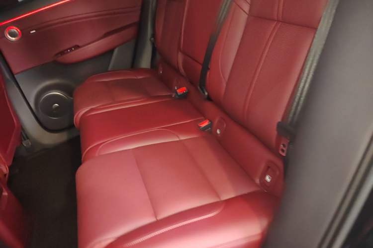 Used Hongqi HS6 PHEV 2026 240 Smart Hybrid Version Left Rear Seat