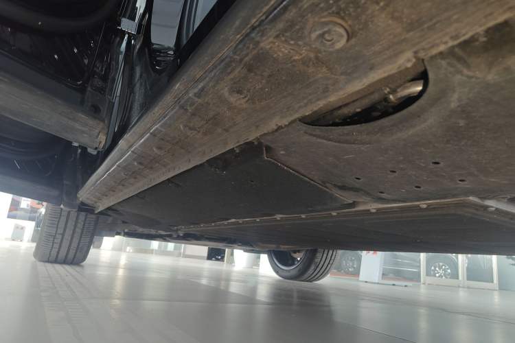 Used Hongqi HS6 PHEV 2026 240 Smart Hybrid Version Left Side Sill