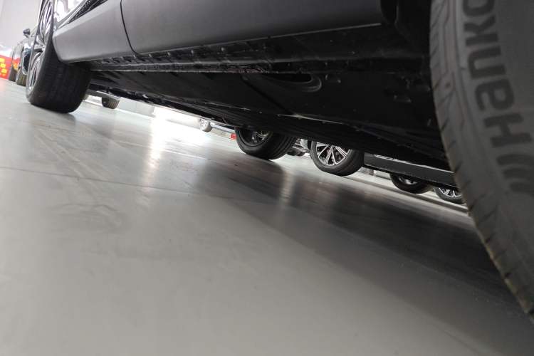 Used Hongqi HS6 PHEV 2026 240 Smart Hybrid Version Left Side Sill