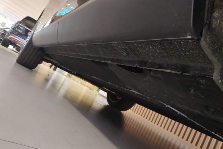 Used Hongqi HS6 PHEV 2026 240 Smart Hybrid Version Left Side Sill
