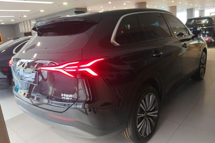 Used Hongqi HS6 PHEV 2026 240 Smart Hybrid Version Rear Right 45 Deg
