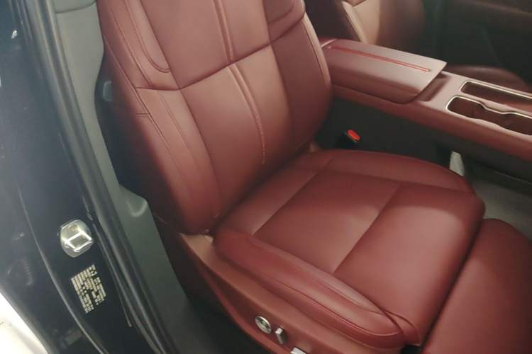 Used Hongqi HS6 PHEV 2026 240 Smart Hybrid Version Right Front Seat