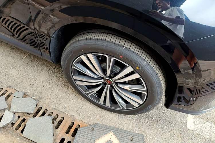 Used Hongqi HS6 PHEV 2026 240 Smart Hybrid Version Right Front Wheel Hub